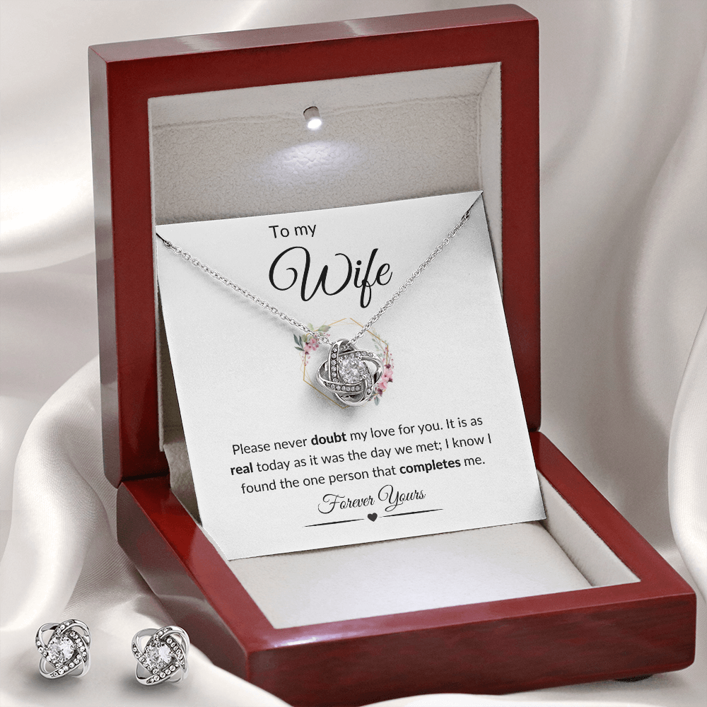 To My Wife / Love Knot Earring & Necklace Set